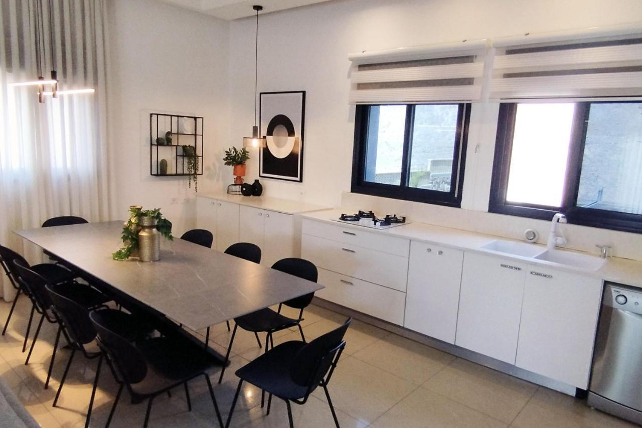 Yalarent Seasons 4 Bedroom With Jacuzzi Apartment